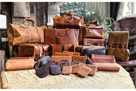 با رعایت این 6 نکته، سه سوته تفاوت چرم طبیعی و مصنوعی رو تشخیص بده